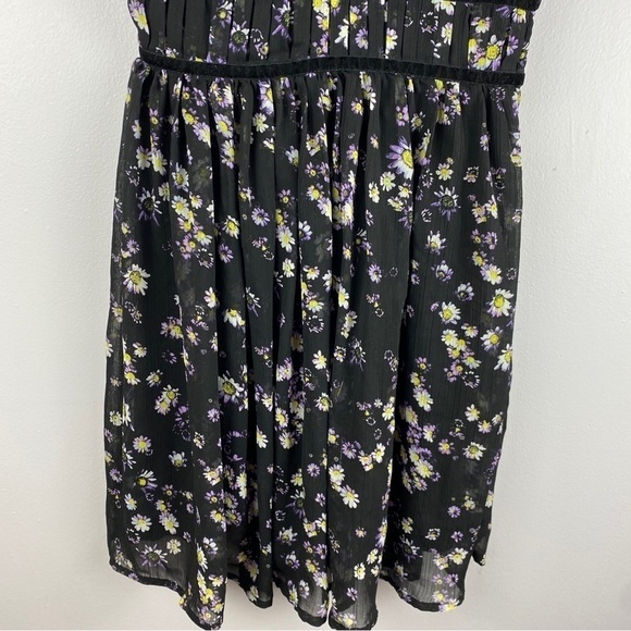 HOT Topic Black Floral V-Neck Woven Dress XS - Picture 5 of 11
